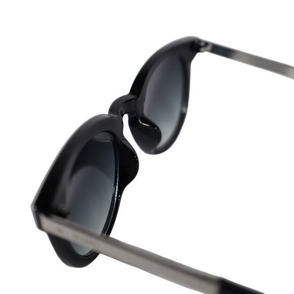 Fossil Round Women’s Sunglasses – Black / Grey (NWT)